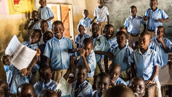 i 400 volontari che portano avanti le opere di pini in kenya