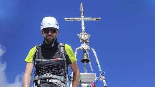 Il dolore di tutta una comunità, oggi l’ultimo saluto a Evar