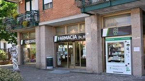 Romano, doppia rapina in due giorni in farmacia: «L’ho inseguito e poi è stato arrestato»