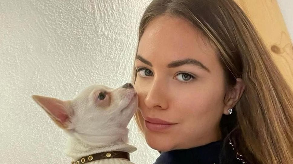 Un mazzo di fiori nel loculo di Pamela: è l’ultimo mistero