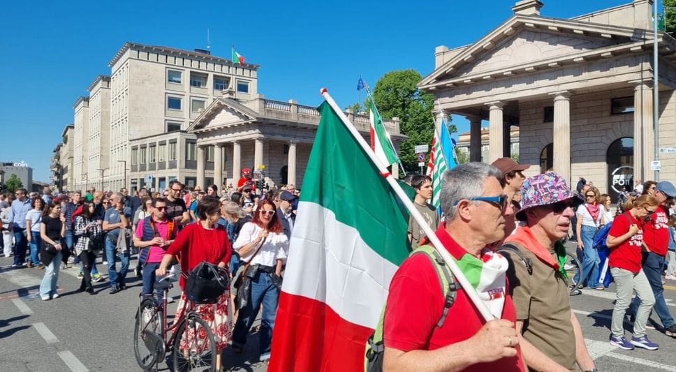 25 Aprile, migliaia di bergamaschi in corteo per la Liberazione - Fotogallery