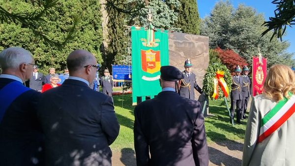 Alla Rocca e in piazza il ricordo e le corone in memoria dei Caduti