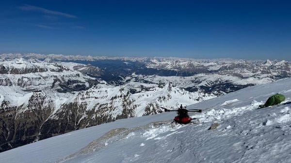 Marmolada, georadar e droni per sorvegliare il ghiacciaio di Punta Penia