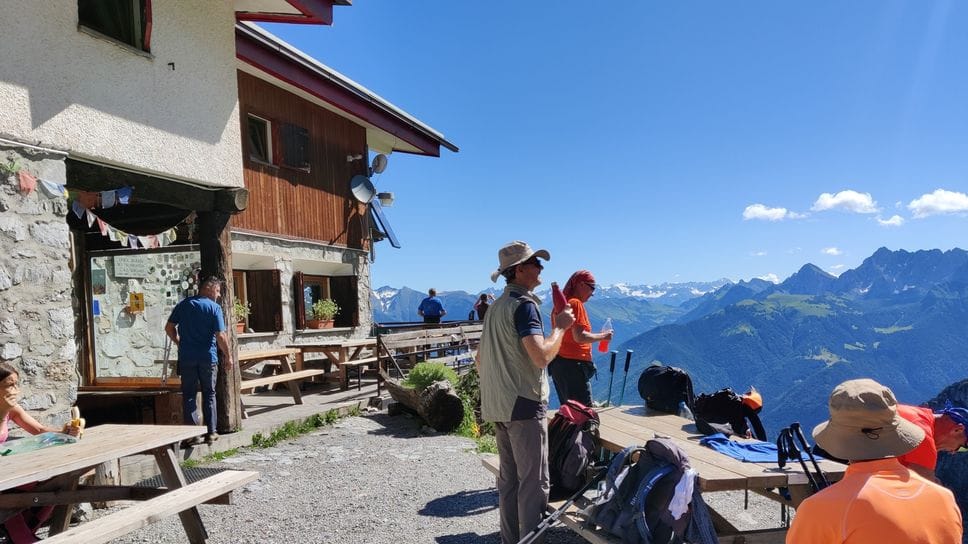 Rifugi, nella Bergamasca stagione ai nastri di partenza. «Non sono hotel, salite attrezzati»