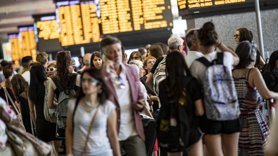 Tratte estive in treno a costi popolari da Bergamo verso la Liguria e la Versilia