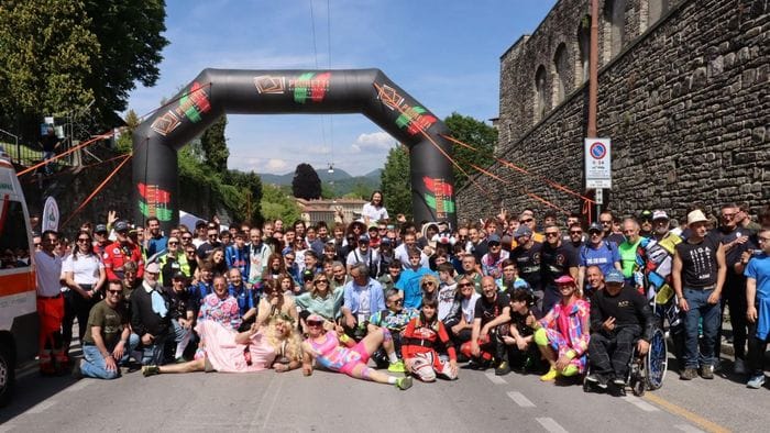 a bergamo il soap box rally 232 sempre un successo in 30mila sulle mura ecco i vincitori