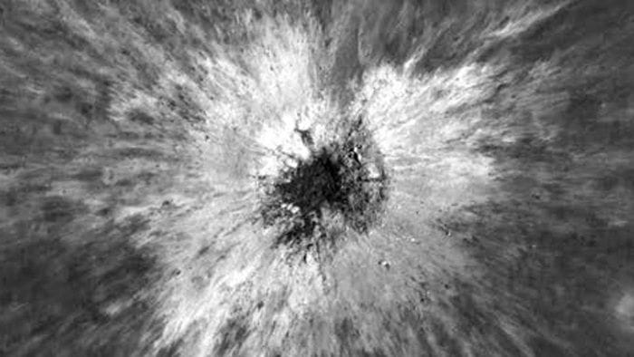 Un nuovo grande cratere sulla Luna, se ne forma uno ogni secolo