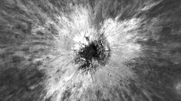 Un nuovo grande cratere sulla Luna, se ne forma uno ogni secolo