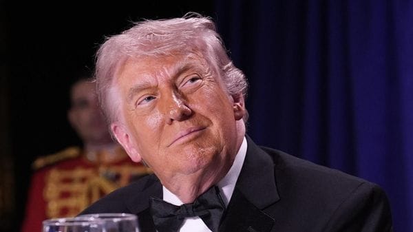 Attentato stravagante? Il vero dubbio è sul tycoon