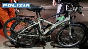 Bergamo, fermato con due biciclette e arnesi da scasso: denunciato 30enne