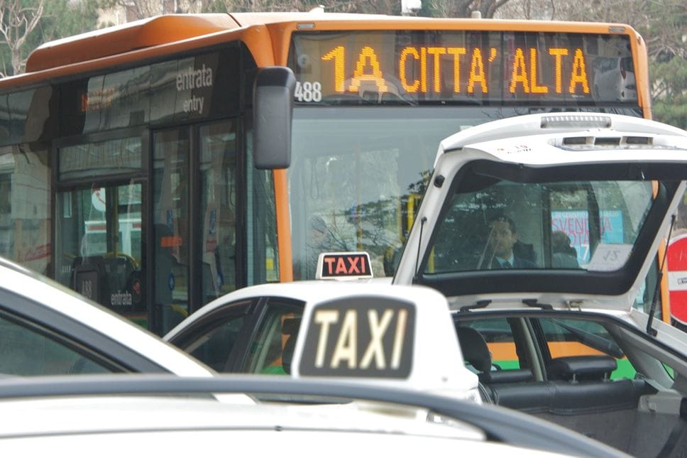 Taxi a Bergamo, nuovo bando per le ultime due licenze disponibili