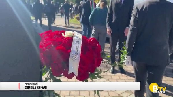 Indagini sulla profanazione della salma di Pamela Genini. La sagoma fuori dal cimitero sarebbe quella di Dolci