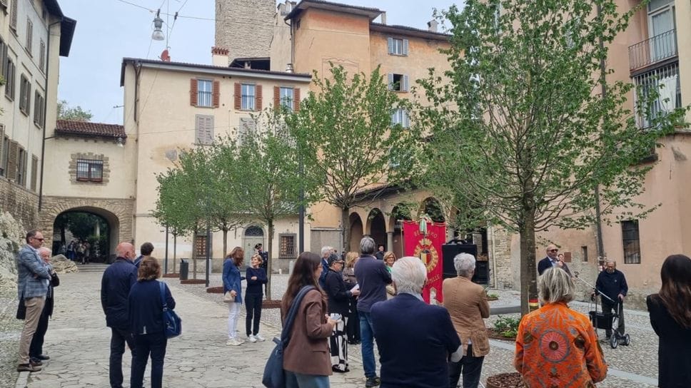 Bergamo, piazza Angelini restituita ai cittadini: conclusa la riqualificazione in Città Alta - Foto