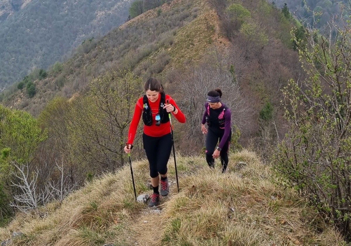 Un trekking nella Valle di Averara tra affreschi, borghi e panorami sul Monte Disner