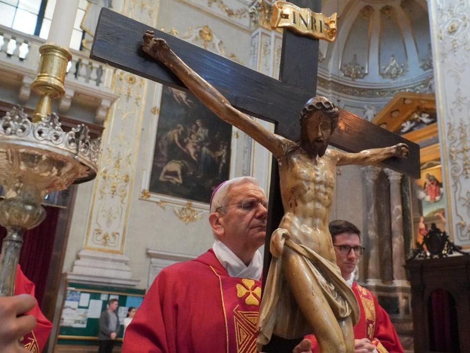 Il Vescovo in Cattedrale: «L’uomo non si realizza nel potere, ma nell’apertura fiduciosa all’altro»