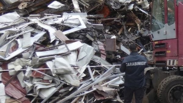 Val Seriana, rifiuti stoccati illegalmente: tre imprenditori denunciati