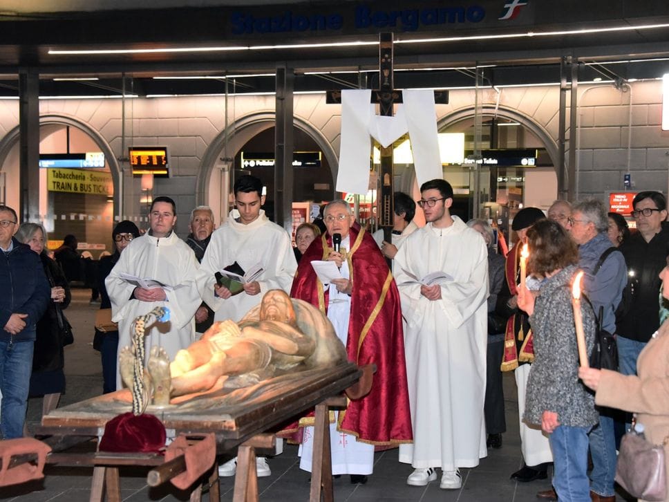 Venerdì Santo, la Via Crucis nel centro di Bergamo - Foto