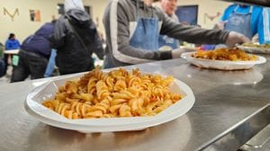 A Bergamo tutti in cammino per la Caritas, contro i pregiudizi