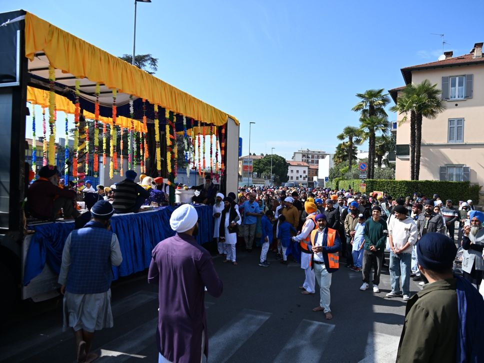 Corteo e festa della comunità Sikh a Bergamo - Foto e video
