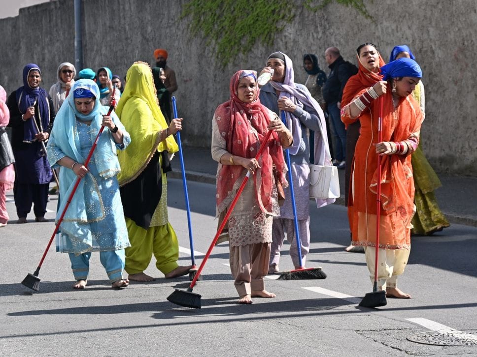 Corteo e festa della comunità Sikh a Bergamo - Foto e video