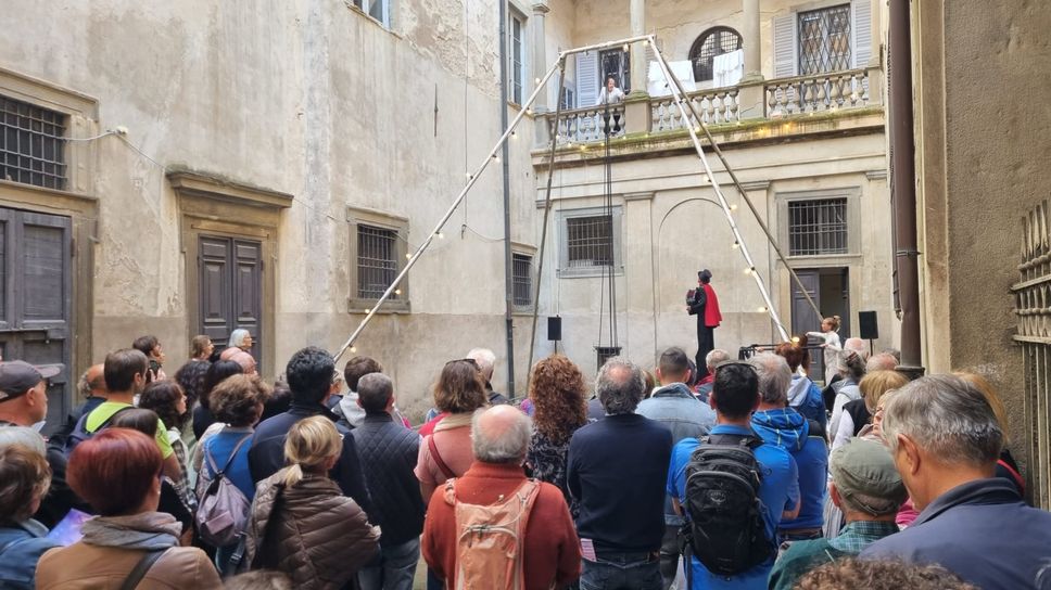 Pasquetta, Città Alta presa d’assalto. Code anche per  i rientri - Foto e video