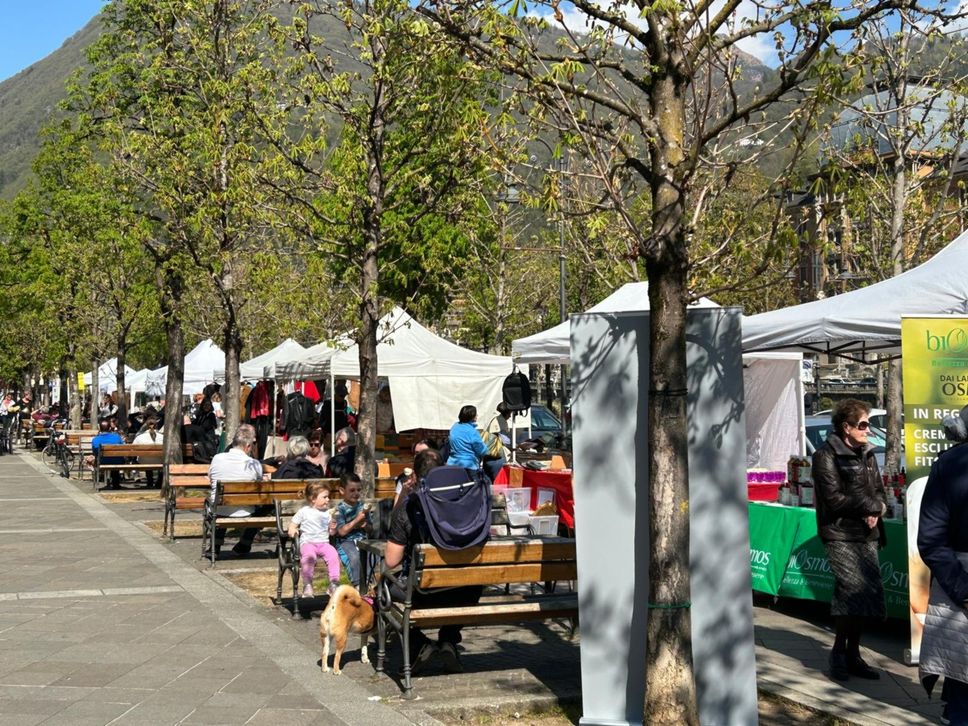 Pasquetta, Città Alta presa d’assalto. Code anche per  i rientri - Foto e video