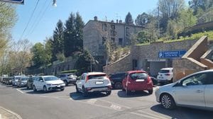 Pasquetta, Città Alta presa d’assalto: Parking Fara esaurito e viabilità in tilt-Foto/Video