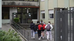 Esalta sui social l’aggressione alla professoressa bergamasca, indagato 15enne di Arezzo