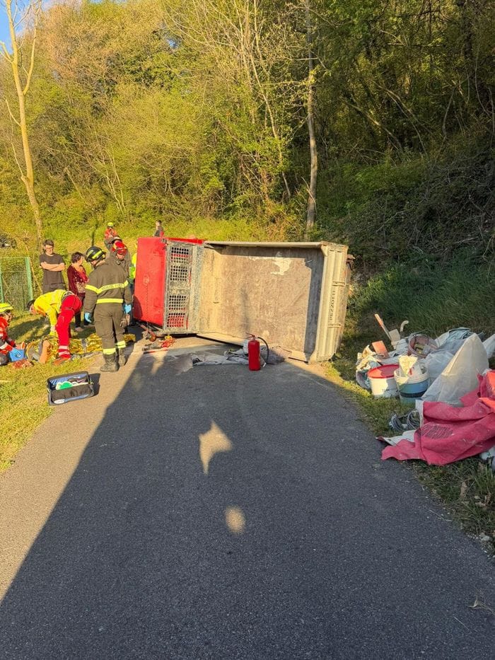 Si ribalta con il suo furgone, a Tavernola soccorso con l’elicottero