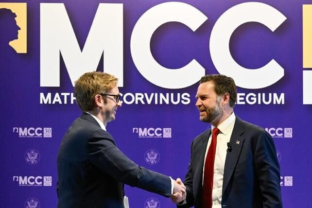 Immagine per ansa-fb148eb0-4b0d-4a99-8071-3e5a95ac1da8