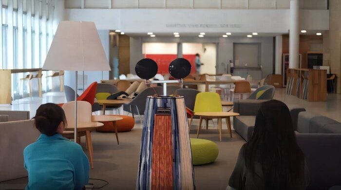 MirrorBot, il robot-specchio per instaurare legami tra sconosciuti