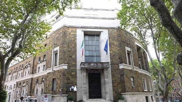 Al Mimit il vertice sui carburanti fra Urso e le compagnie petrolifere