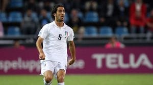 Maglie in beneficenza nel ricordo di Morosini. Il ricavato per il campo di Monterosso