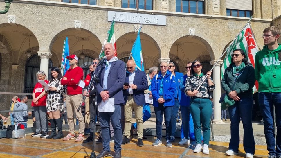 Il corteo del Primo maggio: «Occupazione ai massimi, ma preoccupano salari, infortuni e avvento dell’IA»