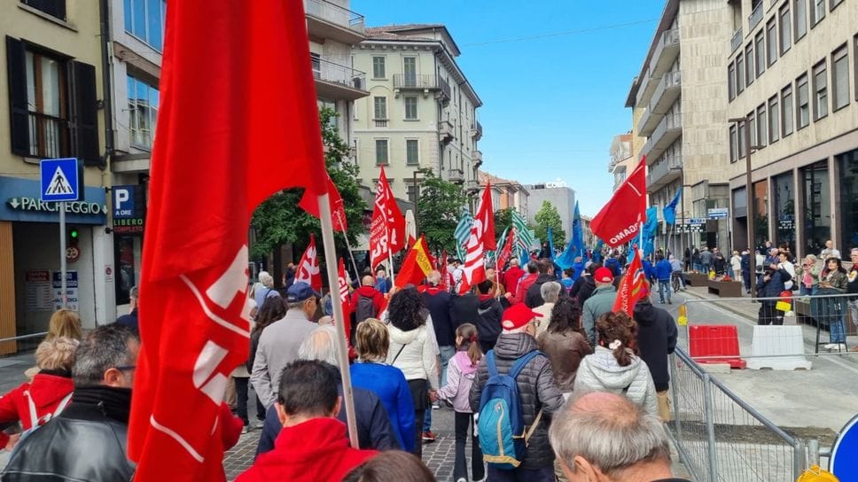 Il corteo del Primo maggio: «Occupazione ai massimi, ma preoccupano salari, infortuni e avvento dell’IA»