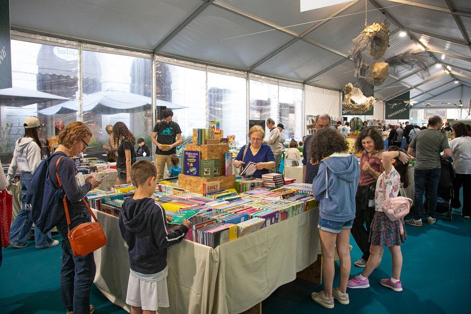 La «Fiera dei librai» sul Sentierone allo sprint finale: ecco gli appuntamenti del fine settimana