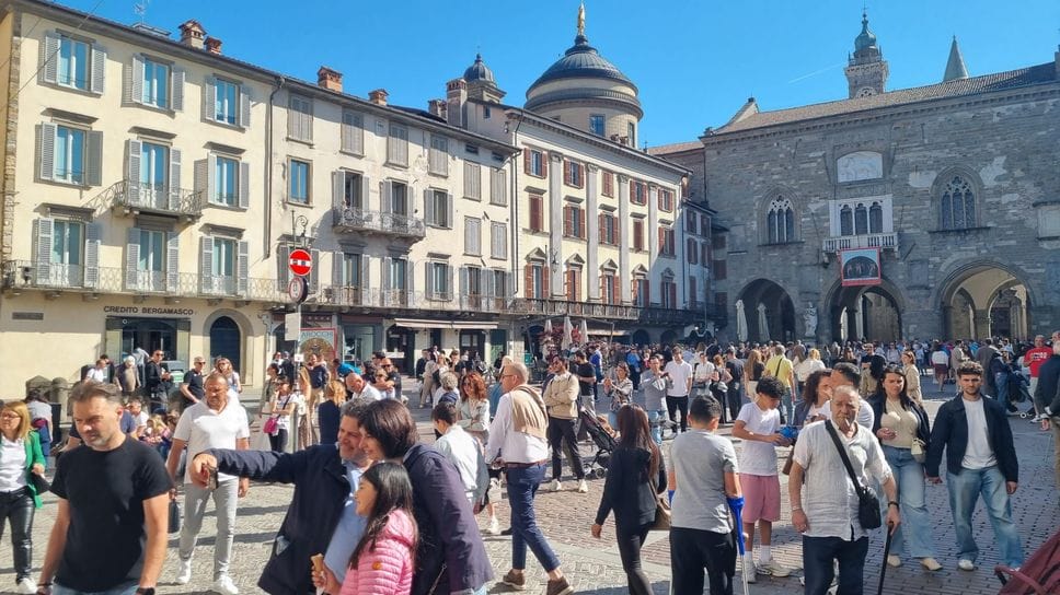 Primo Maggio: ressa in Città Alta, musei pieni e code alla funicolare. Musica e pic-nic nelle valli