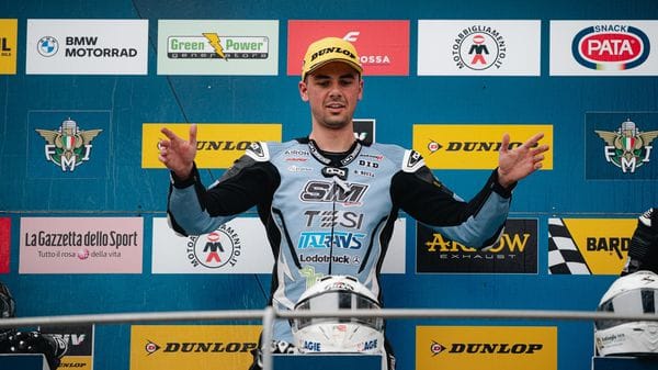 Agazzi incredibile sulla pioggia al MugelloÈ 19° alla partenza della Sportbike e vince