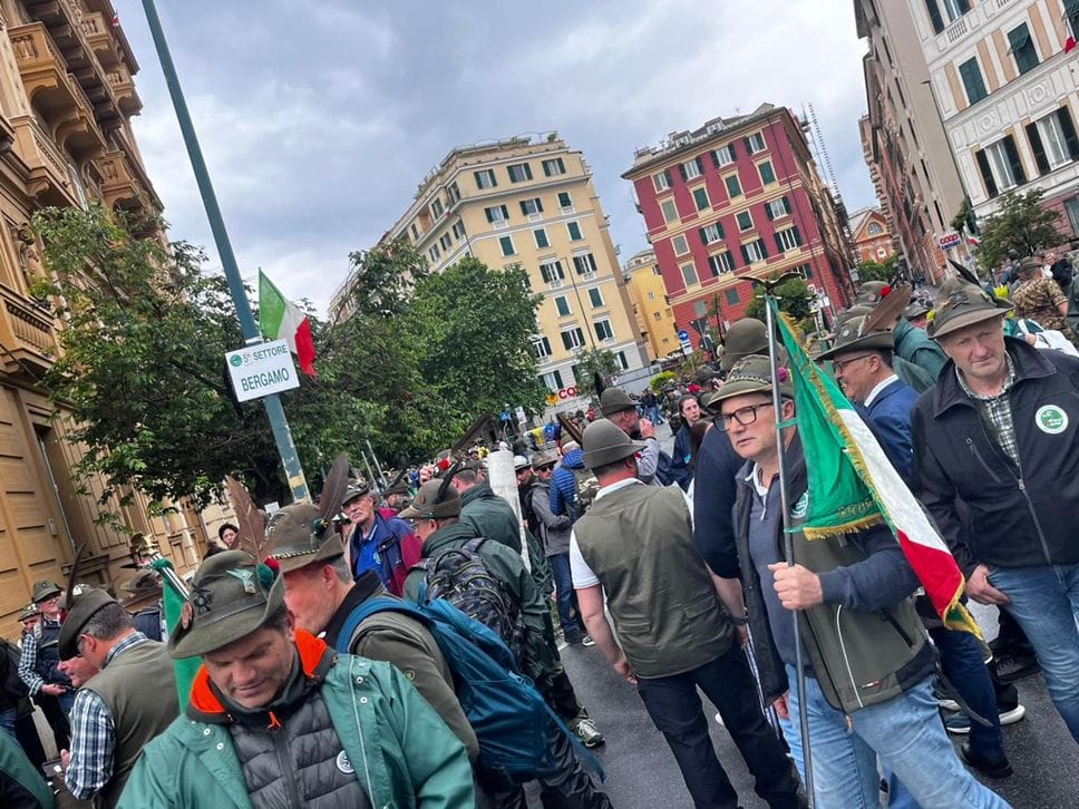 Alpini a Genova, è la giornata della sfilata. Seguila qui dalle 13.30 - Foto