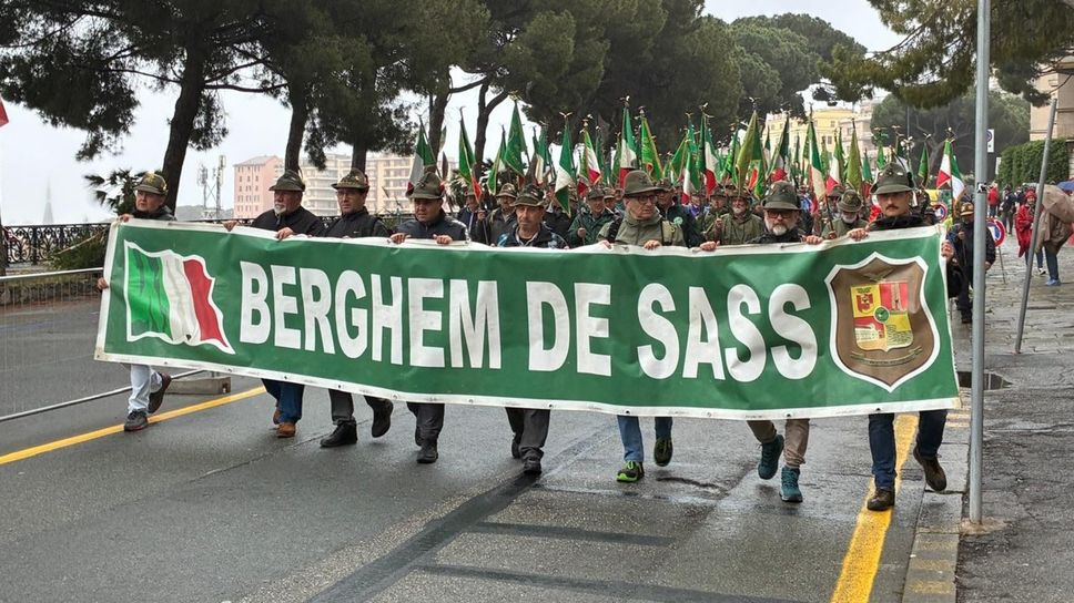 Alpini a Genova, la grande festa dei 7mila bergamaschi - Foto e video