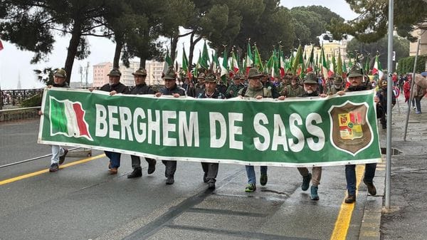 Alpini a Genova, la grande festa dei 7mila bergamaschi - Foto e video