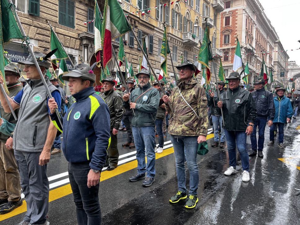 Alpini a Genova, la grande festa dei 7mila bergamaschi - Foto e video