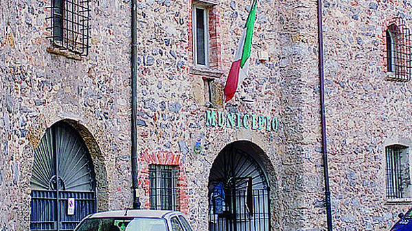 Cazzano, aumentano i costi Il Comune cerca sponsor