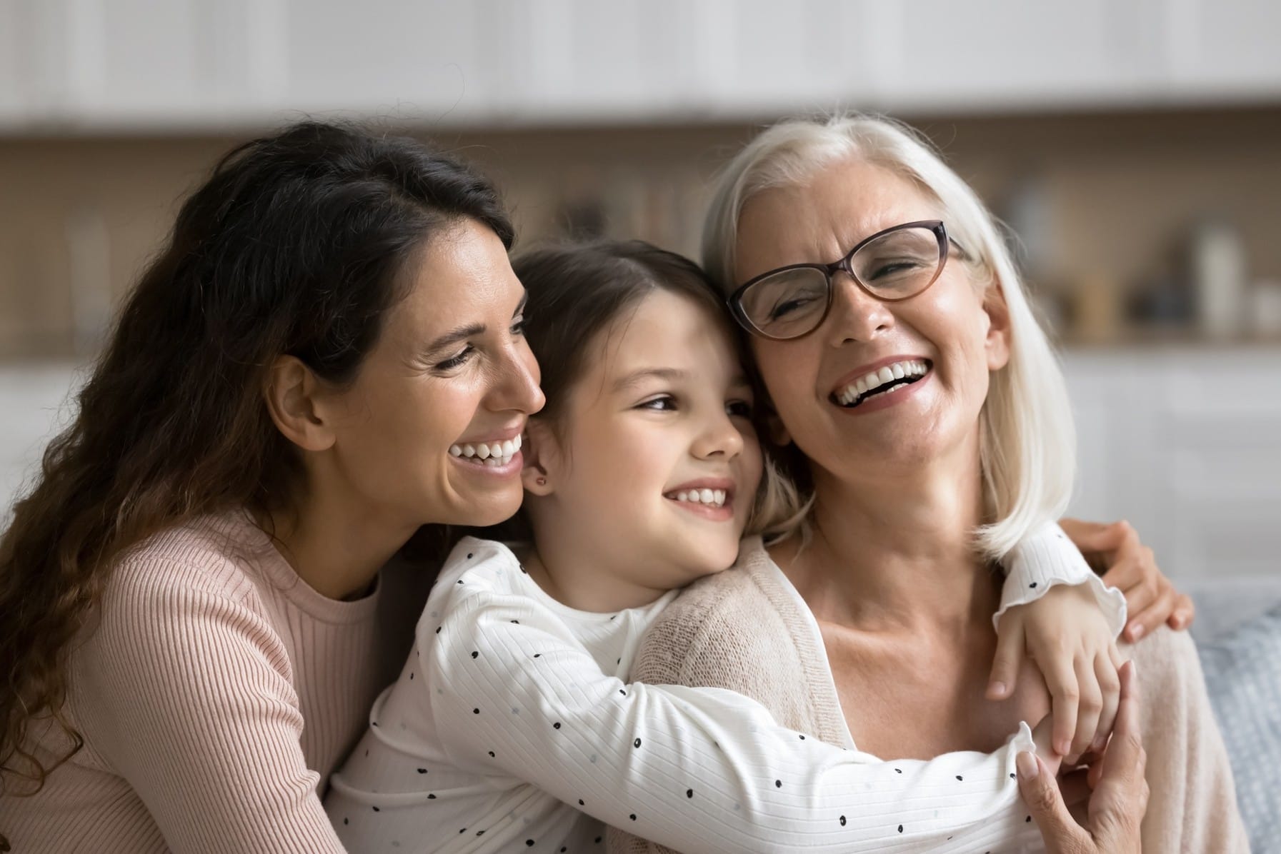 Le canzoni per la festa della mamma, una playlist tra tenerezza, nostalgia e gratitudine