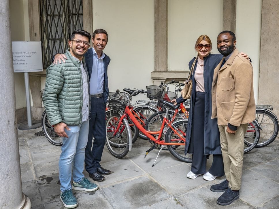 Riuso sociale, nuova vita per 100 vecchie bici del bike sharing cittadino