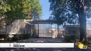 Droga e cellulari entravano in carcere con regolarità. Perquisizioni all'alba e 70 indagati