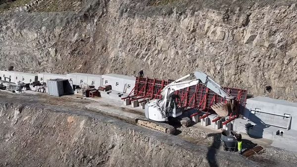 Frana del Saresano, conto alla rovescia: «Lavori da chiudere entro l’anno»