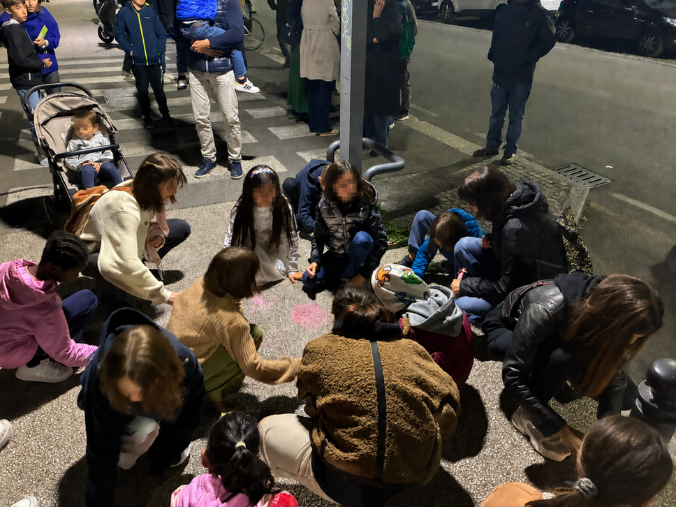 Dopo l’investimento mortale, flash mob spontaneo e silenzioso in piazzale Risorgimento- Foto