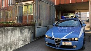 Furto in un supermercato di via Baioni a Bergamo: arrestato un uomo dopo un inseguimento