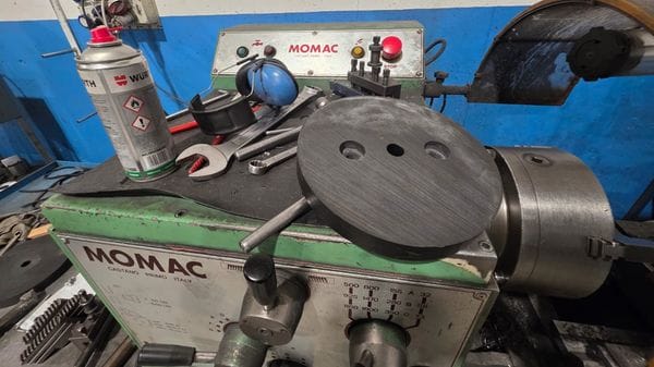 Vilminore, colpito al volto da un disco partito dal tornio: ferito un operaio di 62 anni